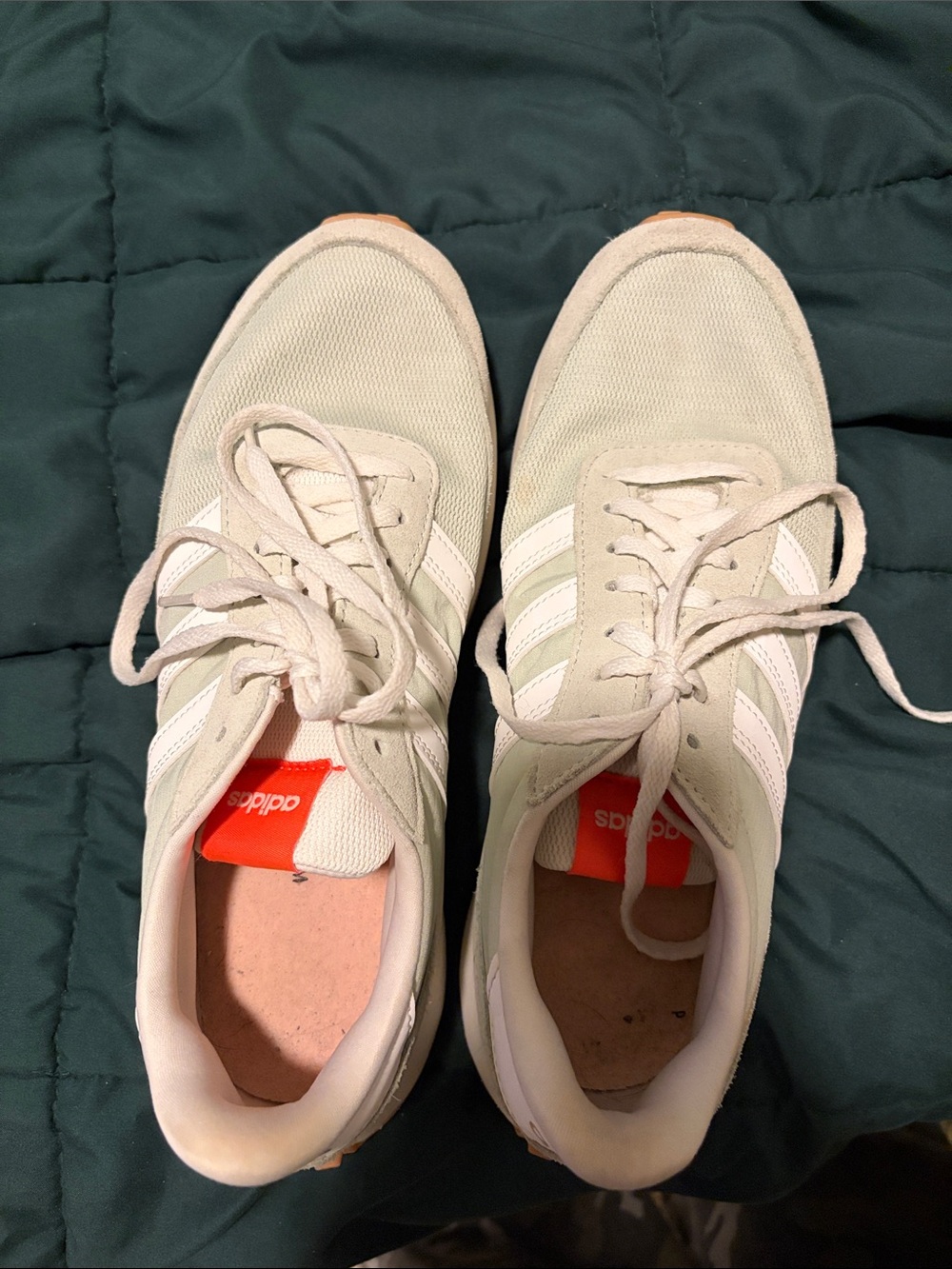 adidas Men's Beige and White Retro Runner Sneakers